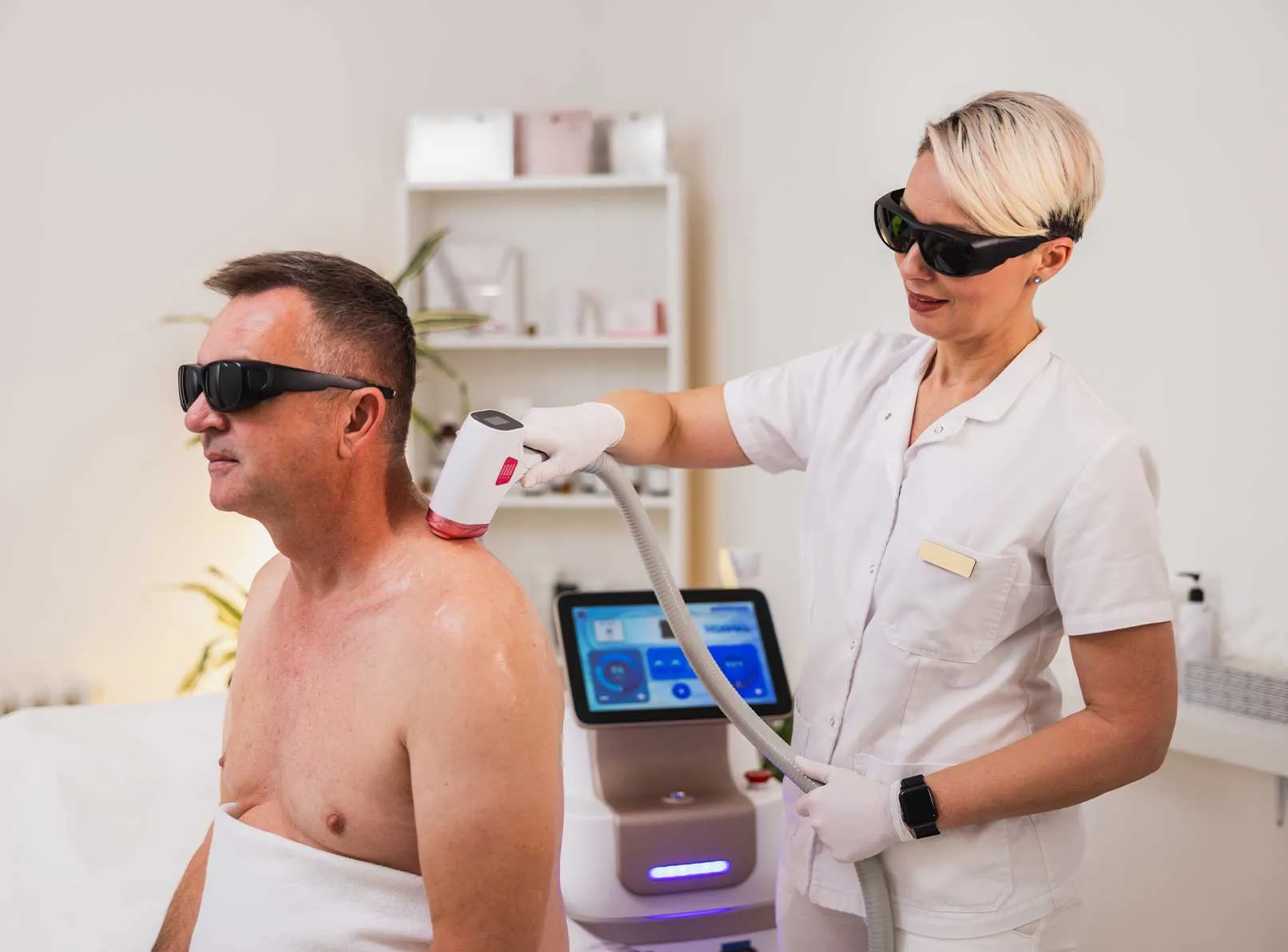 Erkek Sırt Epilasyonu: Omuz & Ense İçin Kapsamlı Rehber