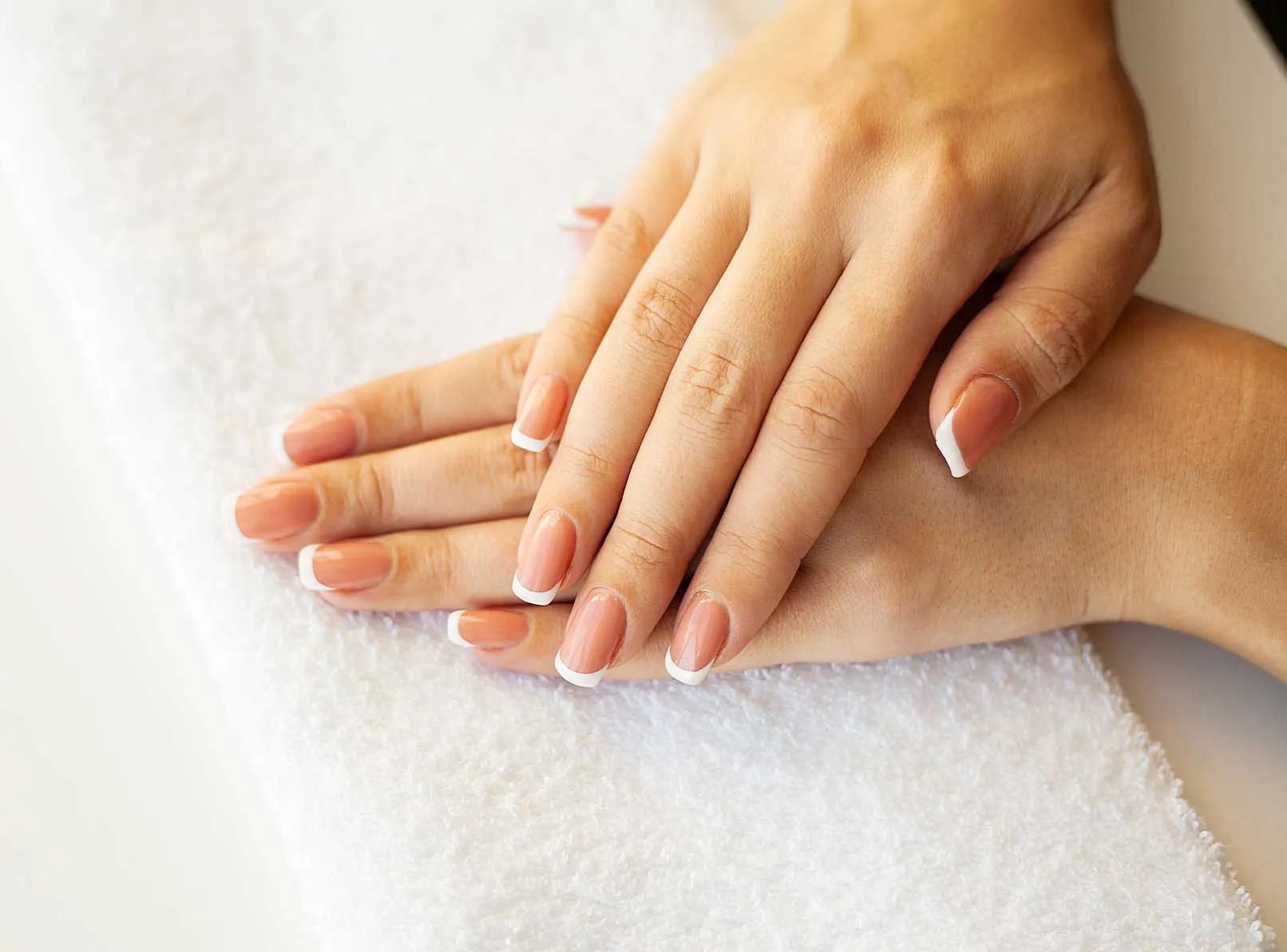 Permanent Nail Polish for Broken Nails: Repair Without Cutting