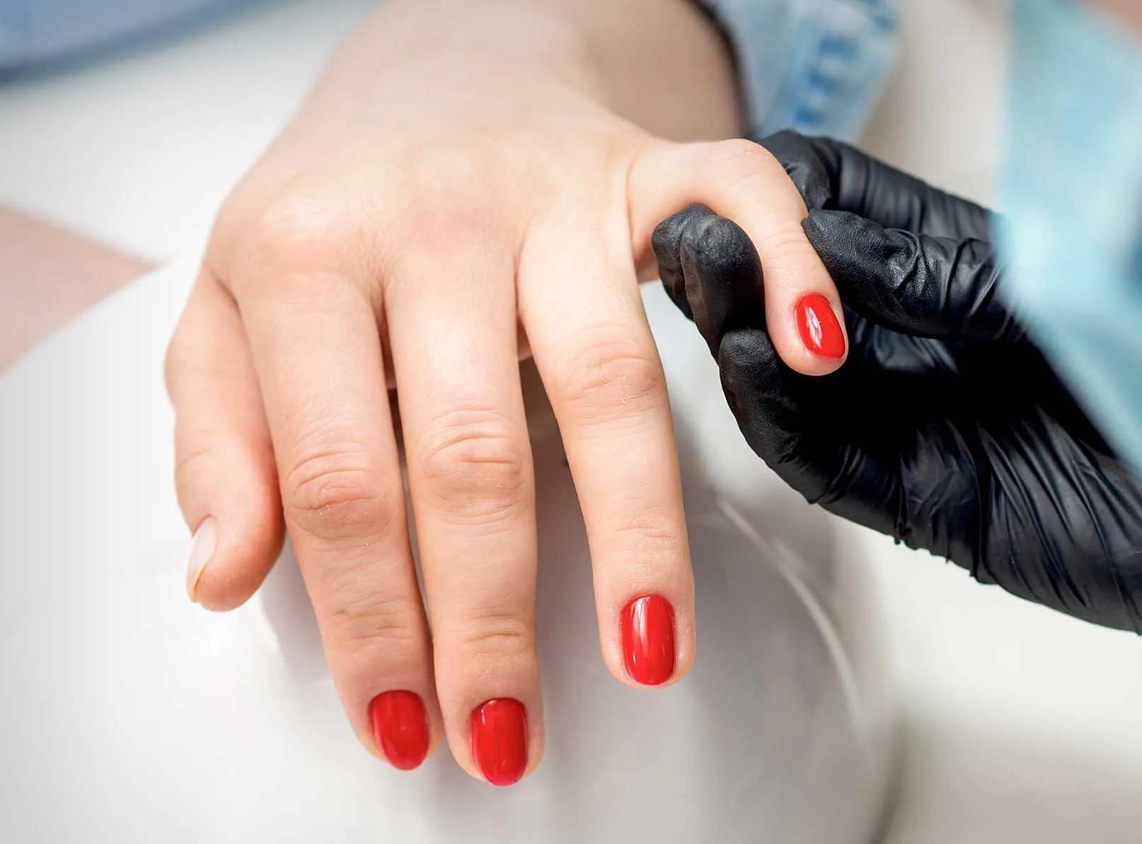 Shellac Gel Manicure: Expert Care at Renew & Revive