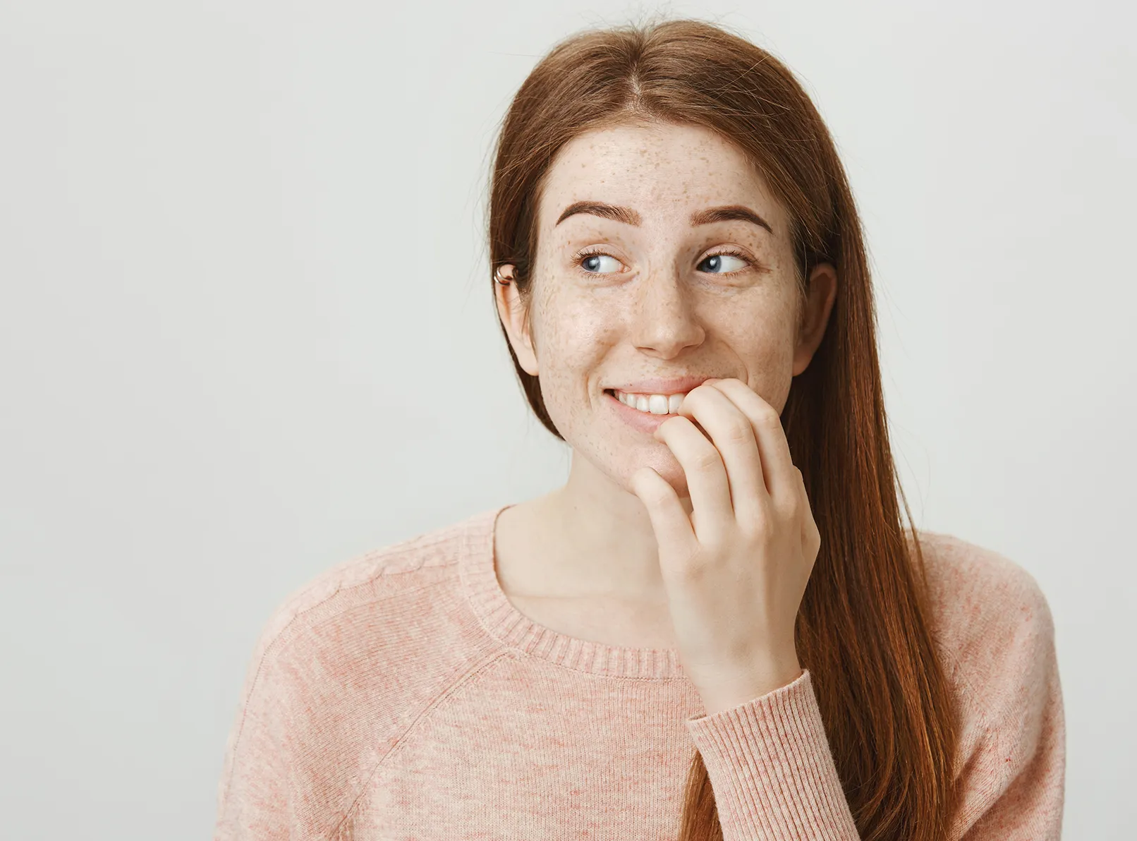 Tırnak Yeme Alışkanlığına Protez Tırnak Çözümü: Estetik ve Bakım