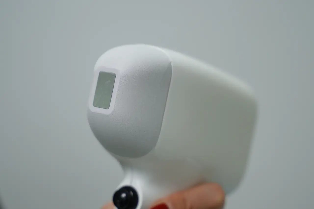Gentle and Safe Epilation for the Ear Area