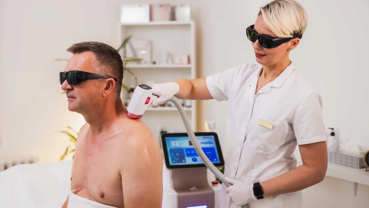 Men's Back Hair Removal: Complete Guide for Shoulders & Neck